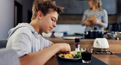 Alimentazione e Salute tra i Giovani: Consapevolezza, Sfide e Nuove Abitudini